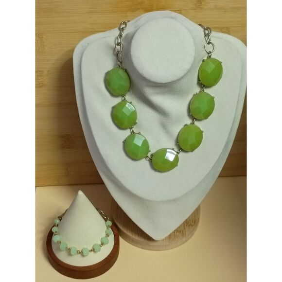 Premier Designs Jewelry - Vintage Premier Designs Green Faceted Necklace with Detachable Matching Bracelet